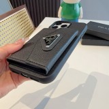 プラダiPhoneケース PRADA 2026新作 iPhoneケース