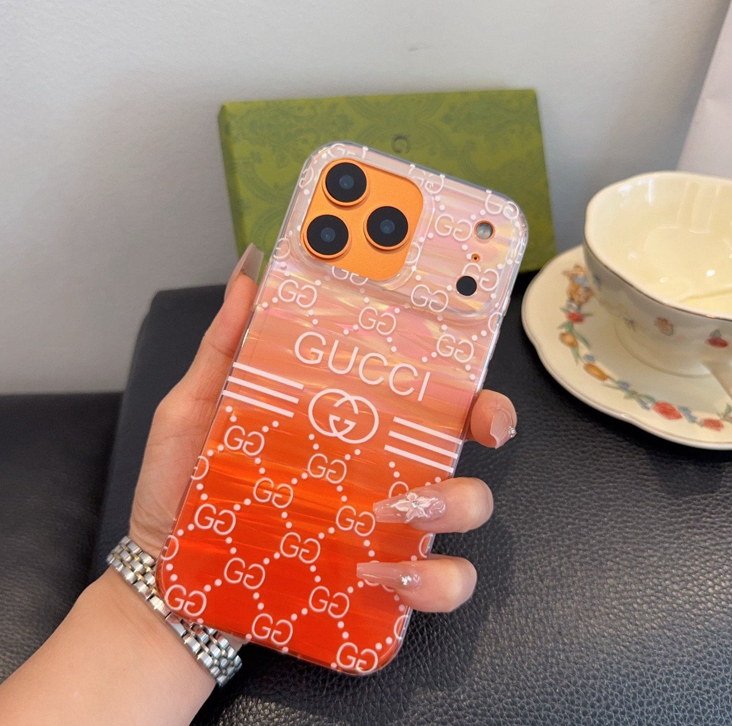 グッチiPhoneケース GUCCI 2026新作 iPhoneケース