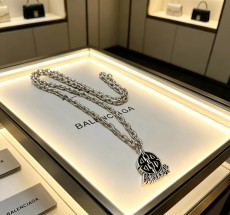 バレンシアガネックレス BALENCIAGA 2026新作 ネックレス