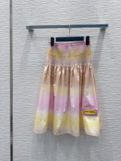 ルイヴィトン服 LOUIS VUITTON 2026新作 スカート