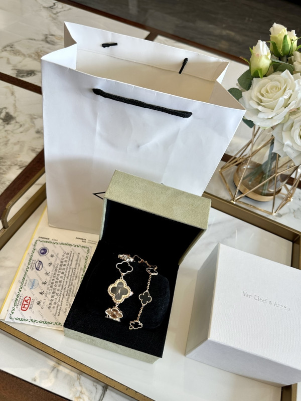 ヴァンクリーフ&アーペル腕時計 Vancleef&Arpels 2026新作 腕時計