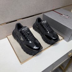 プラダ靴 PRADA 2026新作 カジュアルシューズ