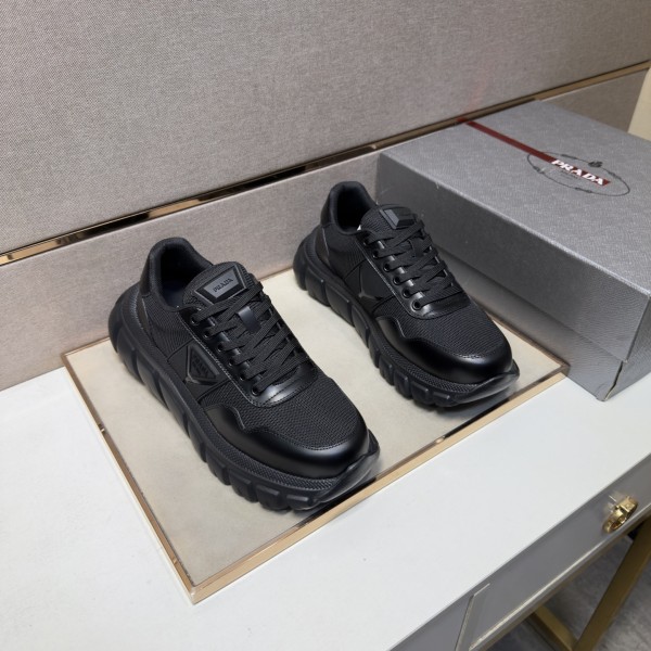 プラダ靴 PRADA 2026新作 カジュアルシューズ