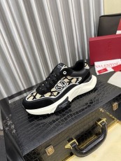 ヴァレンティノ靴 VALENTINO 2026新作 スニーカー