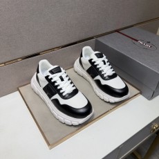 プラダ靴 PRADA 2026新作 カジュアルシューズ