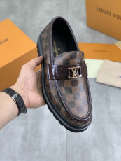 ルイヴィトン靴 LOUIS VUITTON 2026新作 モカシン