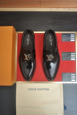 ルイヴィトン靴 LOUIS VUITTON 2026新作 モカシン