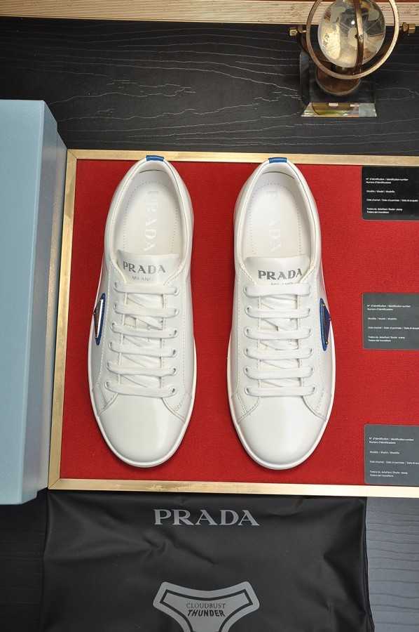プラダ靴 PRADA 2026新作 カジュアルシューズ