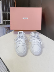 ミュウミュウ靴 Miu Miu 2026新作 カジュアルシューズ