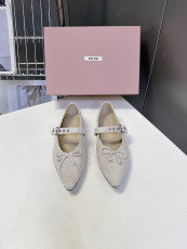 ミュウミュウ靴 Miu Miu 2026新作 カジュアルシューズ
