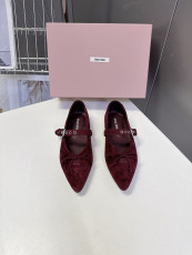 ミュウミュウ靴 Miu Miu 2026新作 カジュアルシューズ