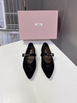 ミュウミュウ靴 Miu Miu 2026新作 カジュアルシューズ