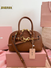 ミュウミュウバッグ Miu Miu 2026新作 ハンドバッグ