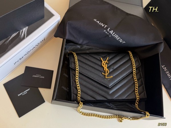 サンローランバッグ Yves Saint Laurent 2026新作 エンベロープバッグ