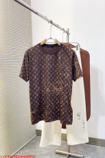 ルイヴィトン服 LOUIS VUITTON 2026新作 Tシャツ