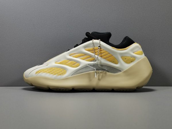 YEEZY 700 V3 SRPHYM G54853