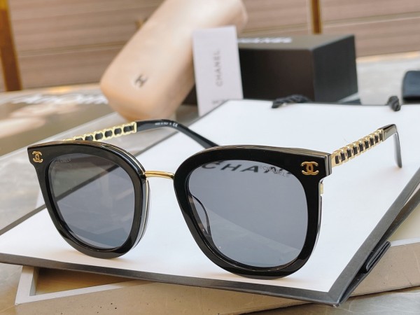 Chanel Double C logo Chain Temple Stereo Glasses Size: 55 mouth 17-145