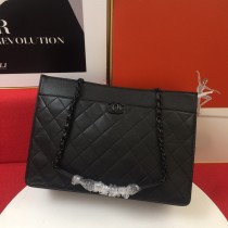 Chanel Cowhide Simple Handbag Size:37x26x11