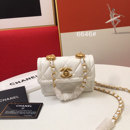 Chanel Vintage Button Bag Portable Messenger Bag Size: 12.5x 9.5 x 3.5 cm