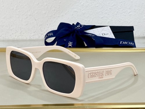 Dior Super Light and Comfortable Square Sunglasses Sise: 53-18-145