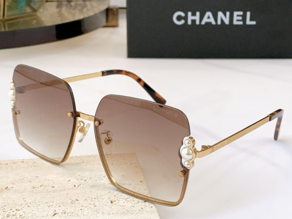CHANEL Large Frame Pearl Sunglasses Size:61/11-145