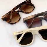 Balenciaga Generous Sunglasses Size：52-21-140