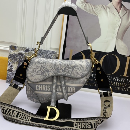 Dior Fashion Personality Saddle Bag Size: 24x6 x18cm