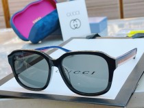 Gucci GG0929SA Classic Tri Color Temple Sunglasses Size:57口16-145