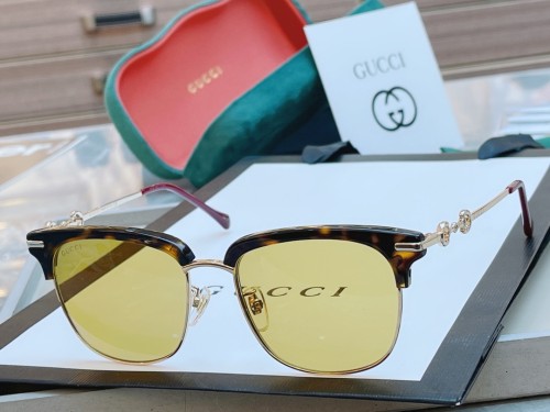 Gucci Classic Logo Sunglasses Size: 54 口 18-145