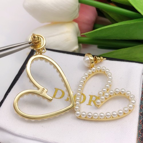 Dior Love Pearl Stud Earrings