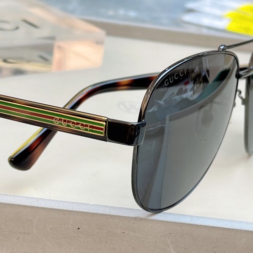 Gucci GG0528S Classic Metal Sunglasses Toad Glasses Size: 63口14-145