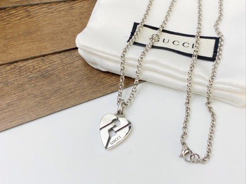 Gucci Hollow Love Fearless Blind for Love Heart Necklace