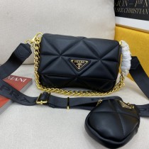Prada New Style Rhombic Three-in-one Messenger Bag Size: 20x13x6cm