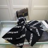 Balenciaga Classic Double Sided Two-tone Cashmere Knit Hat Scarf Set