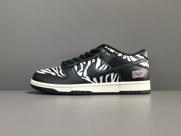 Quartersnacks x Nike SB Dunk Low"Zebre"Black/White DM3510-001