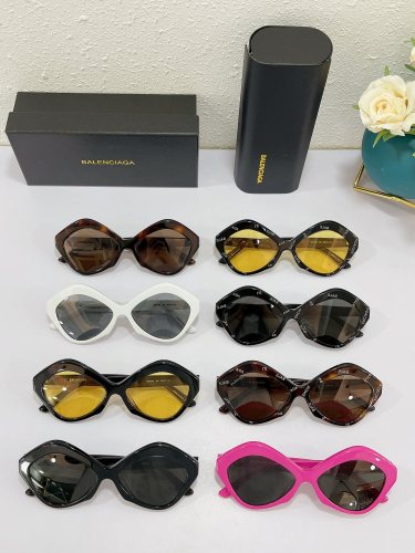 Balenciaga Diamond Letter Sunglasses Sizes: 58口16-145