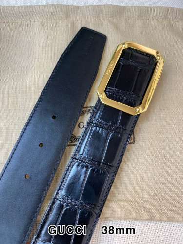 Gucci Crocodile Pattern Leather Toe Cap Steel Buckle Belt 3.8cm