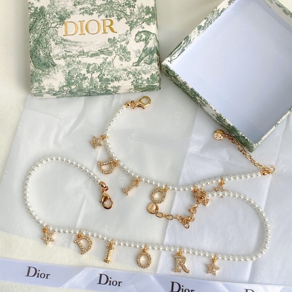 Dior New Pearl Necklace