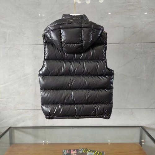 Moncer Lacquered Pudding Quilted Hooded Down Vest
