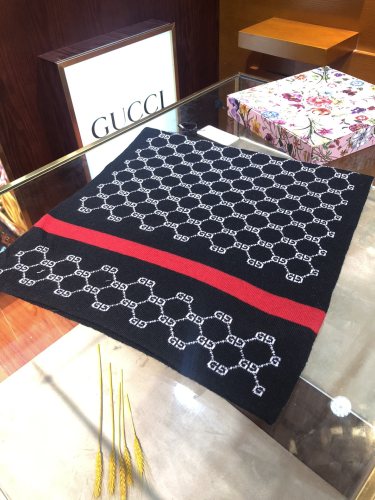 Gucci Classic GG Jacquard LOGO Wool Knit Shawl Scarf Size: 42*180cm