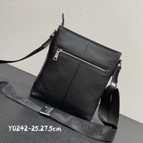 Prada Simple Fashionable Crossbody Bag Size: 25x27x5, CM
