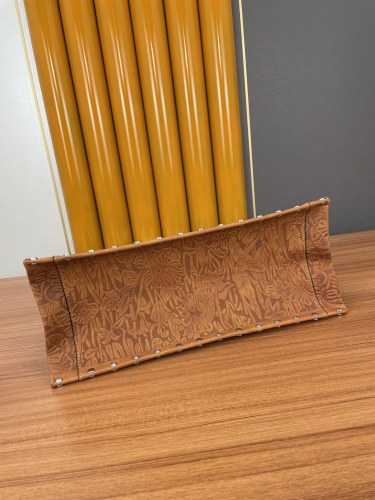 Dior Leather Carved Three-dimensional Flower Handbag