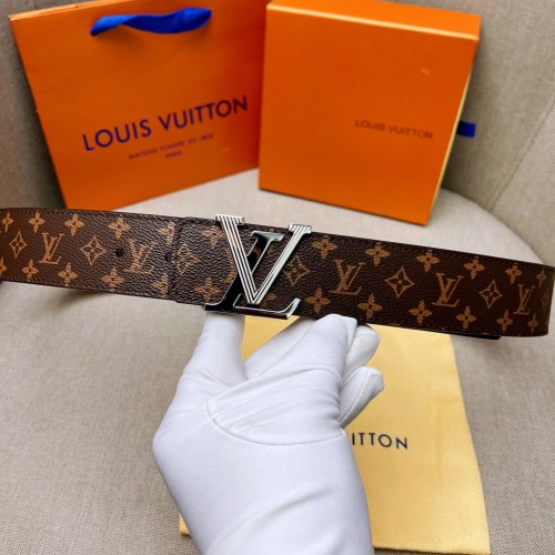 Louis Vuitton Classic Double Sided Presbyopia LV Logo Buckle Belt 4.0CM