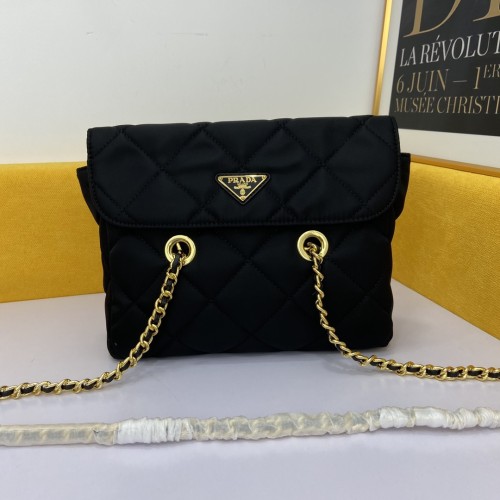 PRADA Fashion Used Chain Bag Black Size: 25-21-5cm