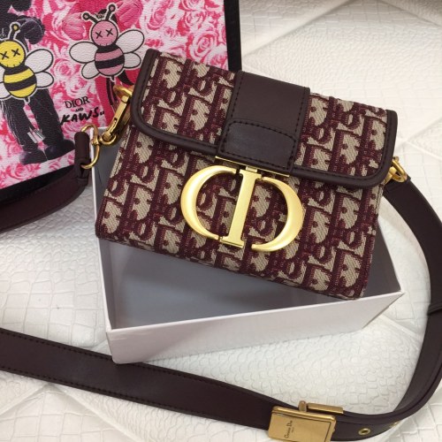 Dior New Montaigne Bag Crossbody Bag Burgundy Size: 19,14,7 cm