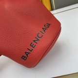 BALENCIAGA NAVY CABAS Bucket Bag Red Size: 15-23-15cm