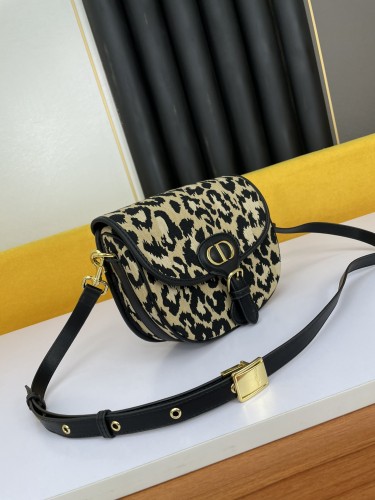 Dior Jacquard Leopard Print Retro Bag Size: 23×18×7cm