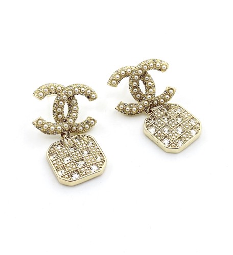 Chanel Fashion Silver Needle Pearl Double C Letter Stud Earrings
