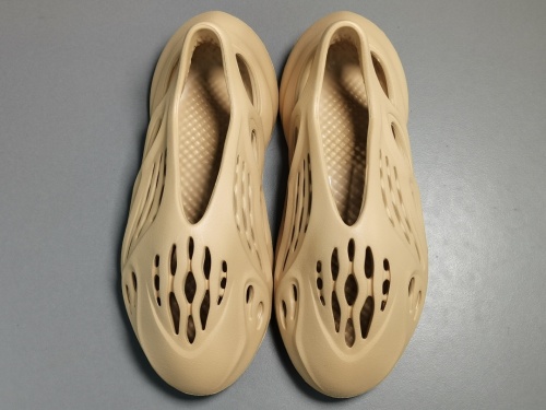 Adidas Originals Yeezy Foam Runner MXT Moon GRey Coconut Hole Shoes