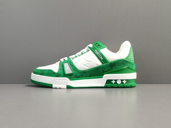 Louis Vuitton Trainer Men fashion sneakers Shoes